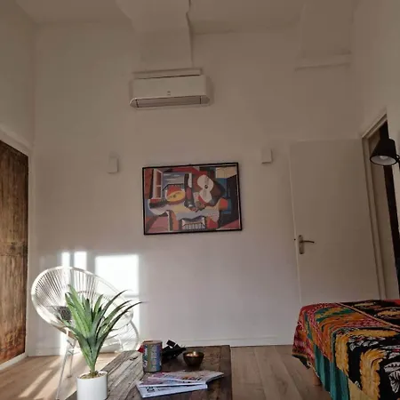 Apartment Deux-pieces De Charme Au Coeur De La Citadelle - *