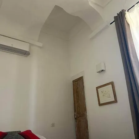Apartment Deux-pieces De Charme Au Coeur De La Citadelle - *